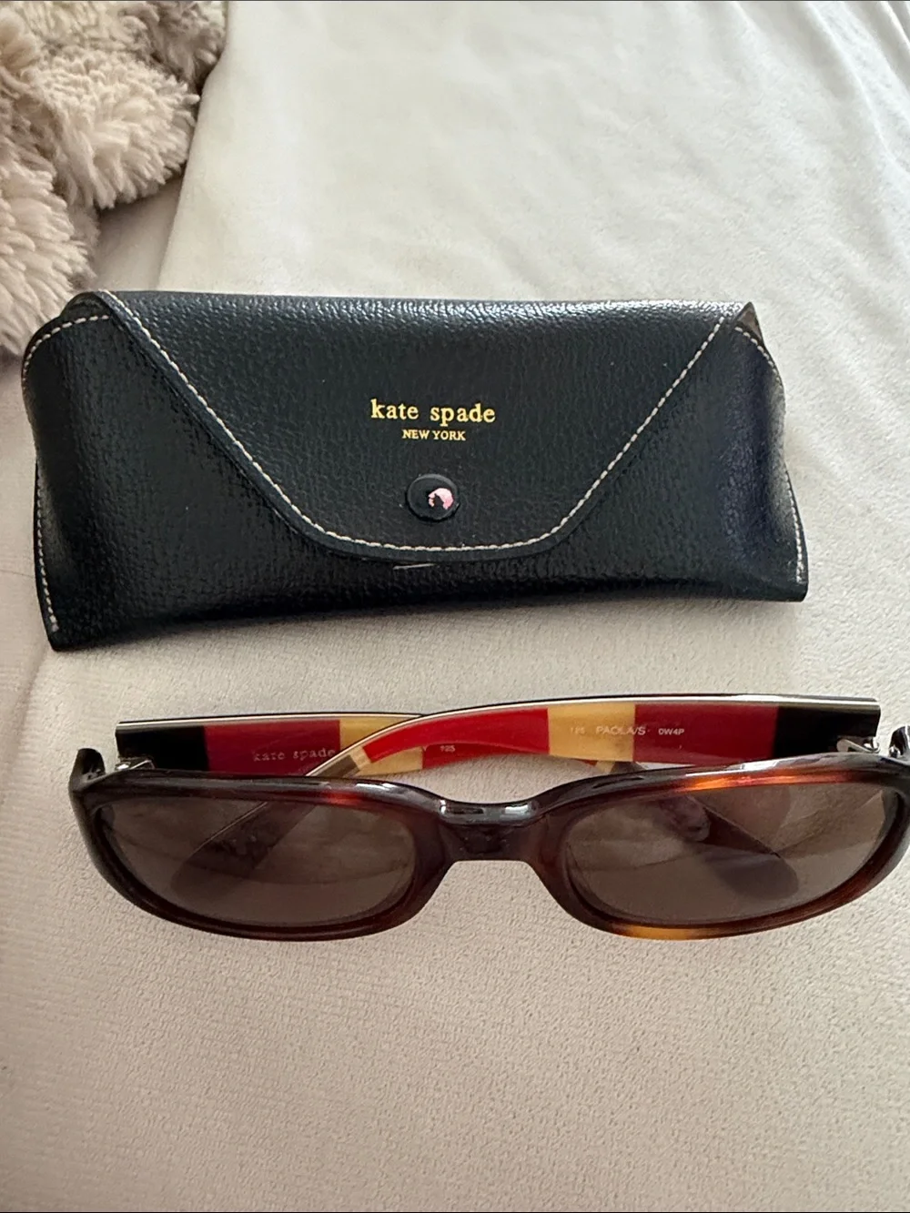 kate spade Black Case with Brown Tortoiseshell Sunglasses